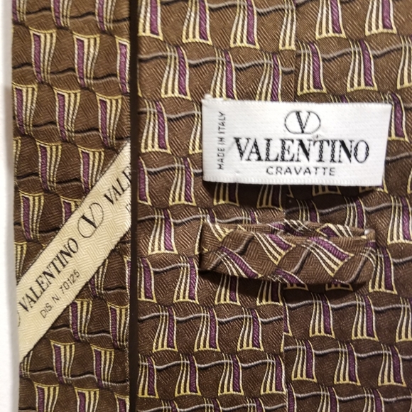 as new VALENTINO Cravatte Italian handmade 100% silk mens tie brown color - Picture 3 of 7